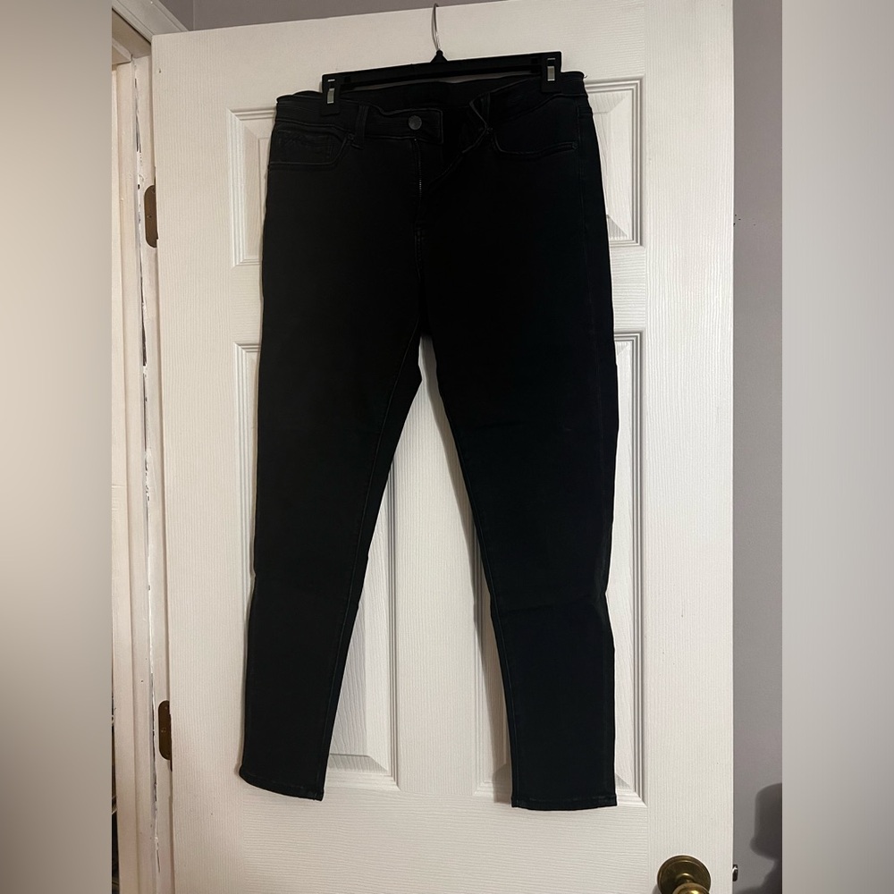 Buckle Black Skinny Jeans Size 30W